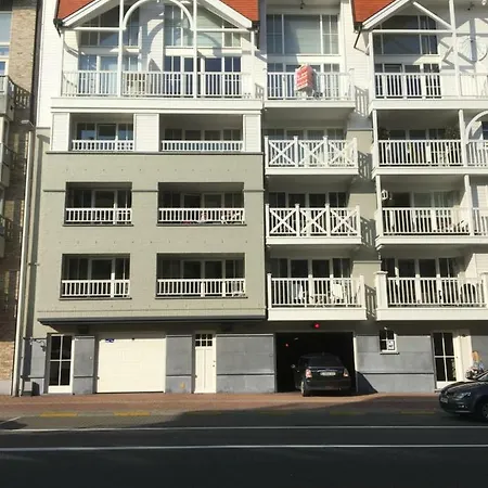 Time Square Apartment *